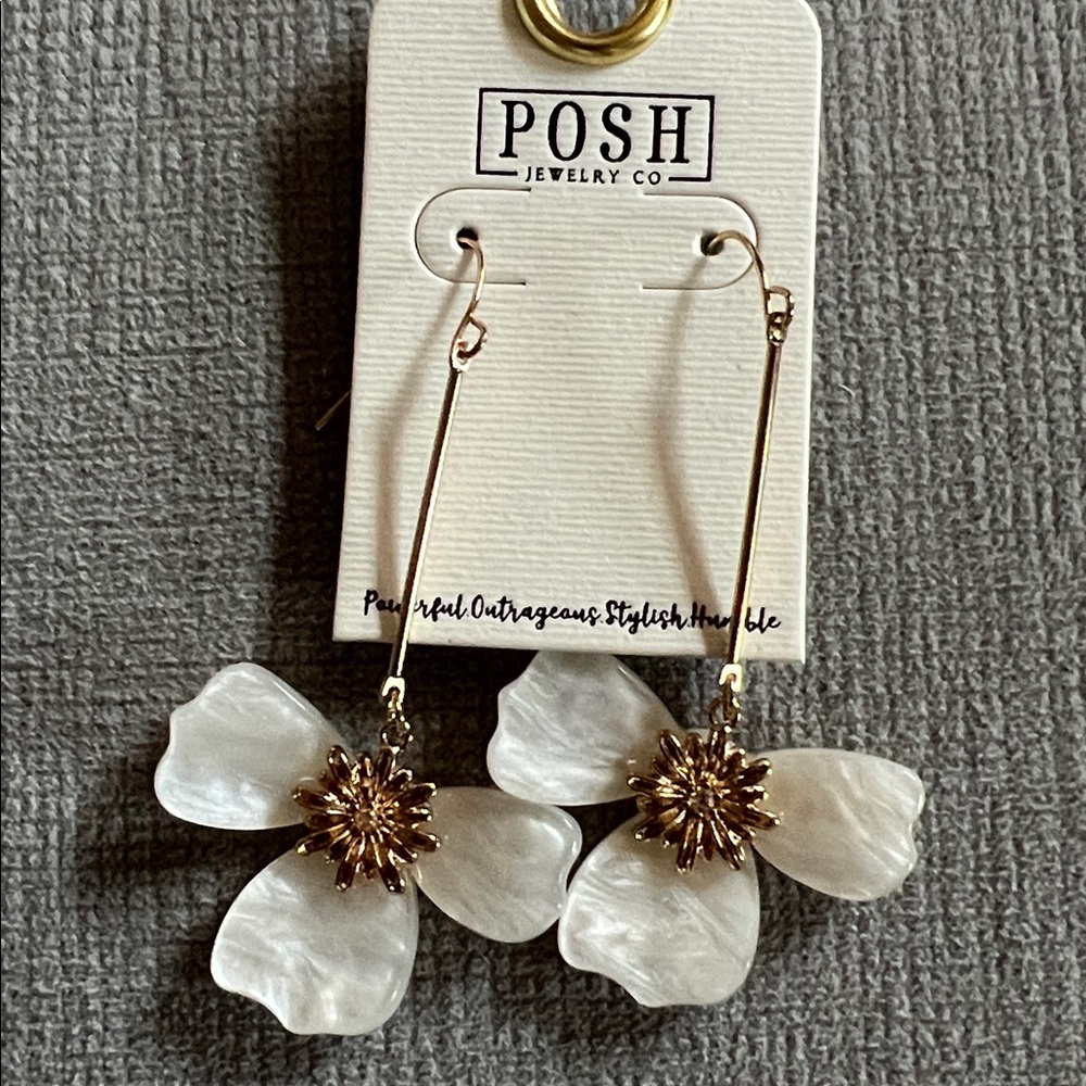 POSH White Pearl Floral Drop Earrings with Gold Centers - Picture 2 of 3